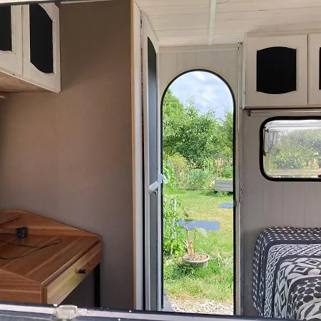 Chambre D'hote Dans Caravane Vallet